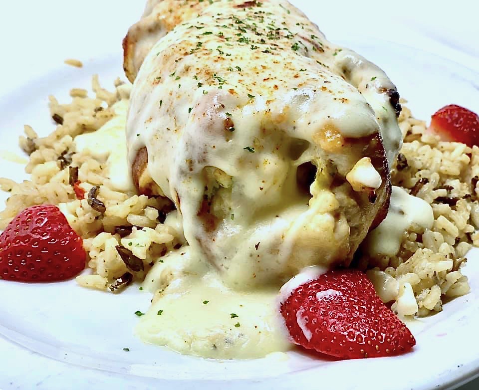 Stuffed chicken with wild rice and strawberries